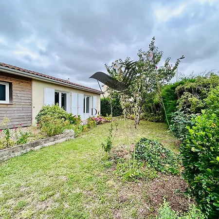 Chavid 17 - Spacieuse Maison Avec Jardin Ferienhaus