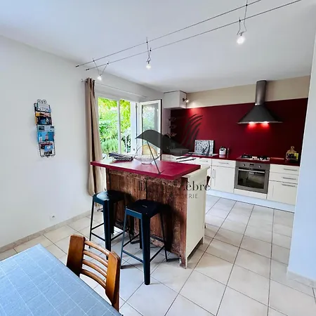 Guest house Chavid 17 - Spacieuse Maison Avec Jardin